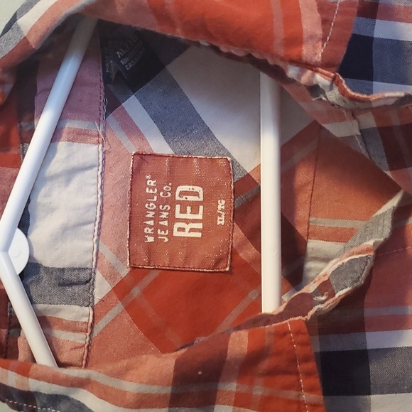 (3 For $20) Wrangler snap top - Picture 2 of 4